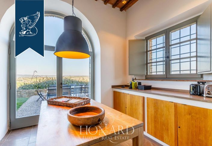 Image No.41-12 Bed Farmhouse for sale