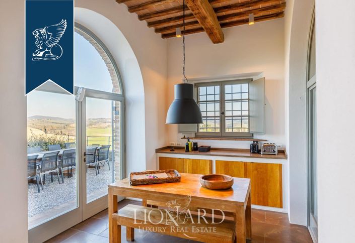 Image No.42-12 Bed Farmhouse for sale