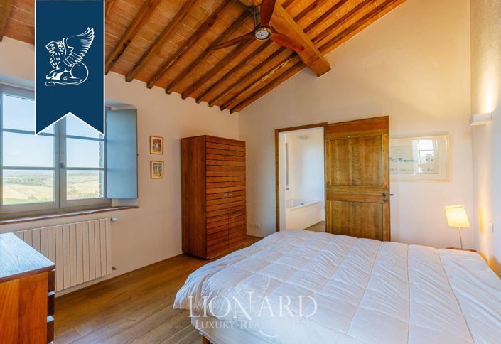 Image No.45-12 Bed Farmhouse for sale