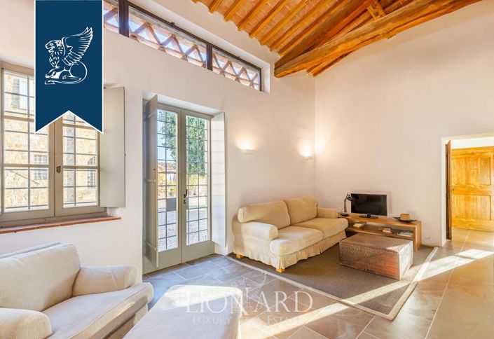 Image No.49-12 Bed Farmhouse for sale