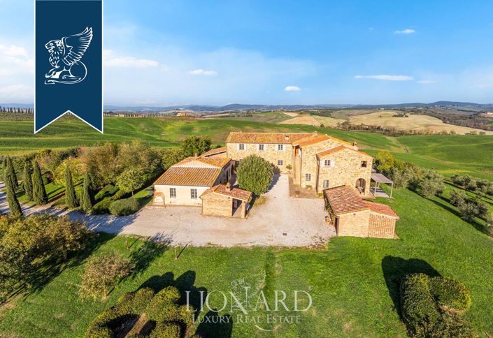 Image No.5-12 Bed Farmhouse for sale