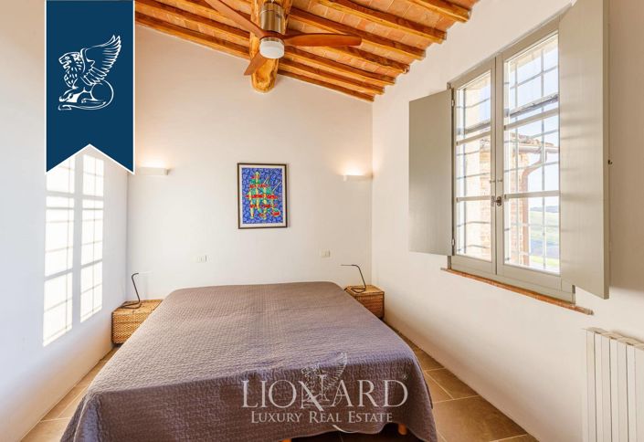 Image No.52-12 Bed Farmhouse for sale