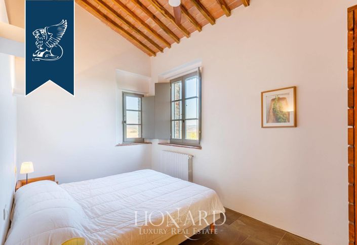 Image No.59-12 Bed Farmhouse for sale