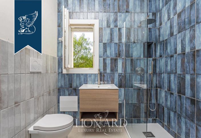 Image No.20-7 Bed Villa for sale