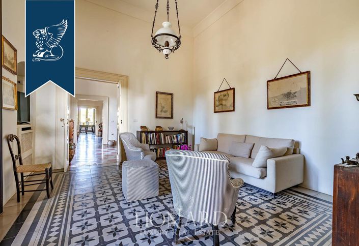 Image No.14-17 Bed Villa for sale