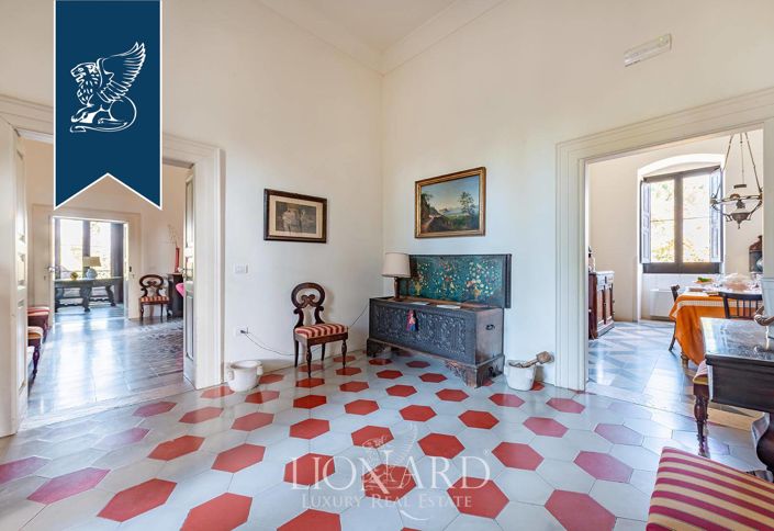 Image No.15-17 Bed Villa for sale