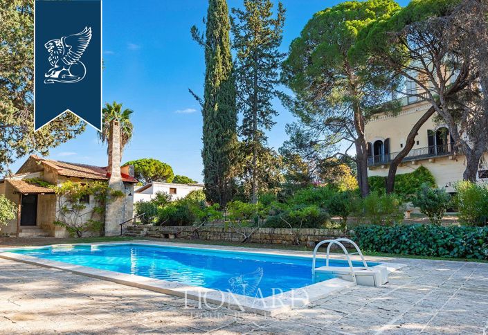 Image No.4-17 Bed Villa for sale