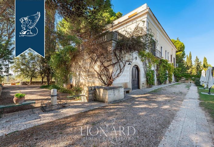 Image No.9-17 Bed Villa for sale