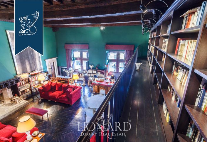 Image No.10-20 Bed Property for sale