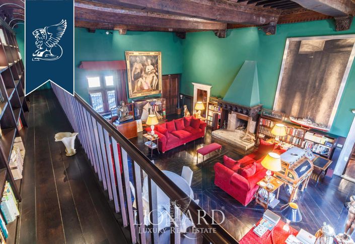 Image No.12-20 Bed Property for sale