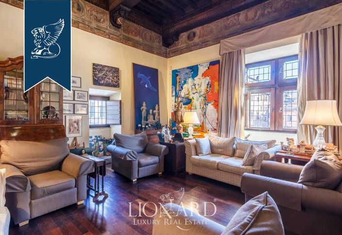 Image No.14-20 Bed Property for sale