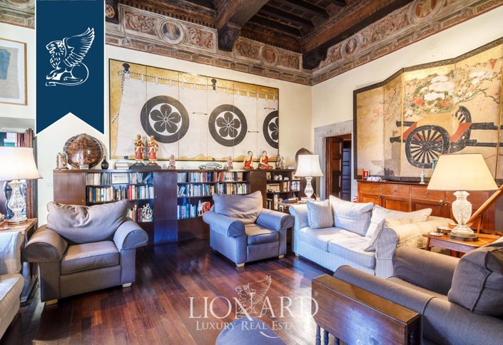 Image No.17-20 Bed Property for sale