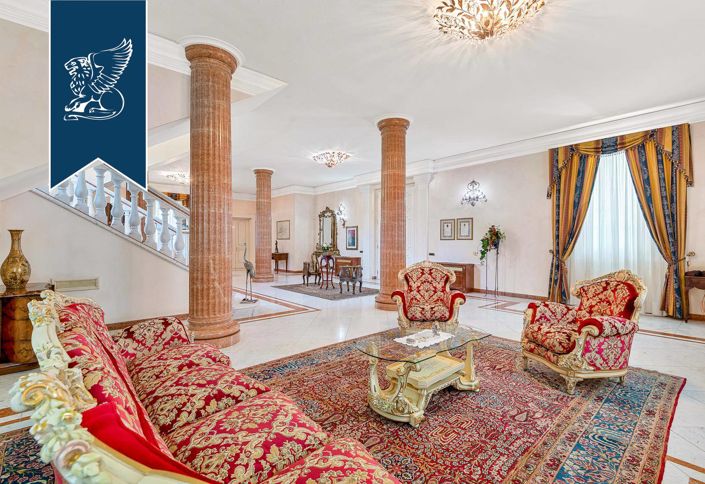 Image No.10-6 Bed Villa for sale