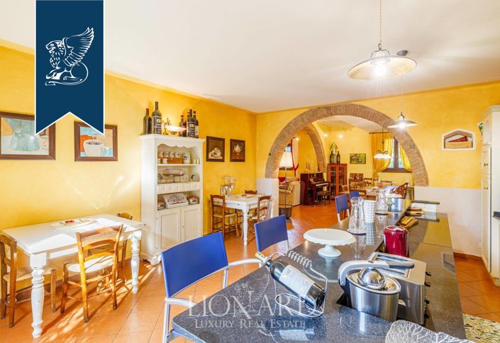 Image No.22-Ferme de 11 chambres à vendre à Certaldo