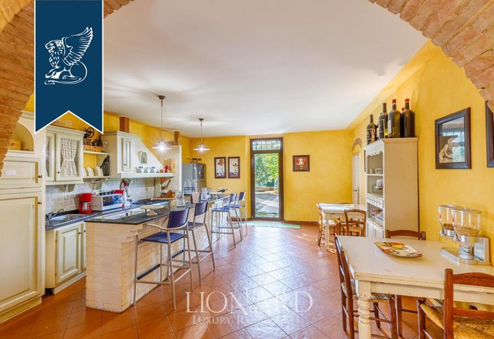 Image No.23-Ferme de 11 chambres à vendre à Certaldo