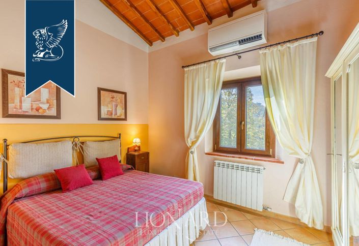 Image No.40-Ferme de 11 chambres à vendre à Certaldo