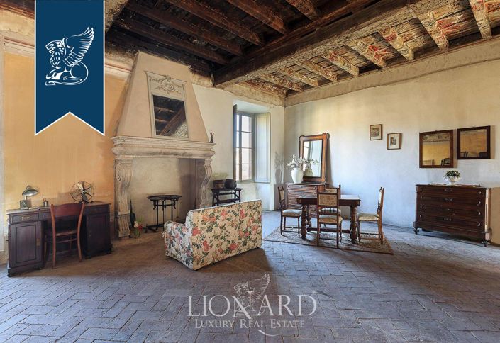 Image No.20-30 Bed Property for sale