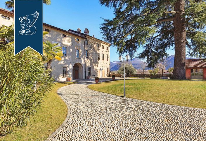 Image No.5-30 Bed Property for sale