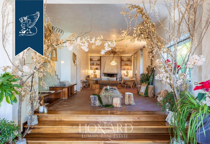 Image No.12-6 Bed Villa for sale