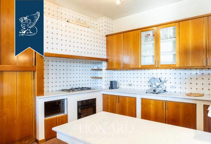 Image No.18-6 Bed Villa for sale