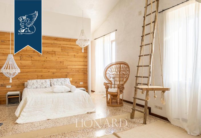 Image No.19-6 Bed Villa for sale