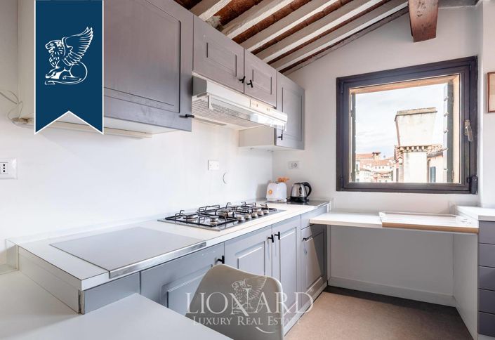 Image No.12-4 Bed Flat for sale