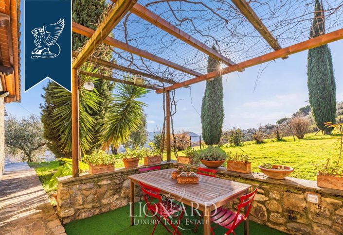 Image No.18-30 Bed Farmhouse for sale