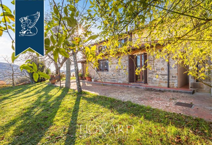 Image No.5-30 Bed Farmhouse for sale