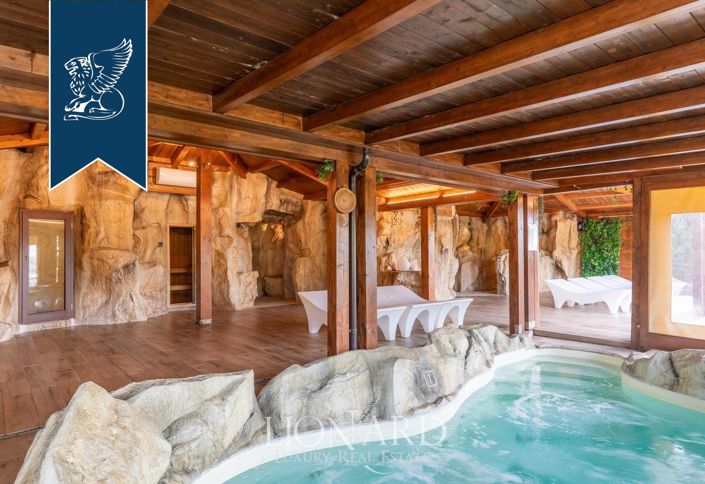 Image No.10-15 Bed Hotel for sale