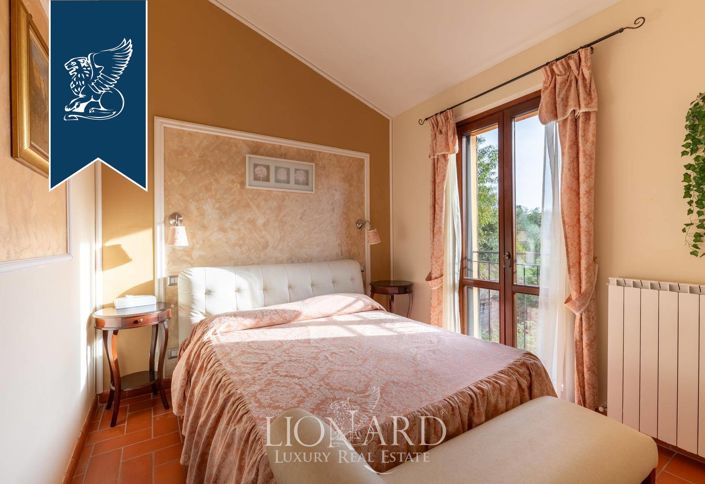 Image No.20-15 Bed Hotel for sale