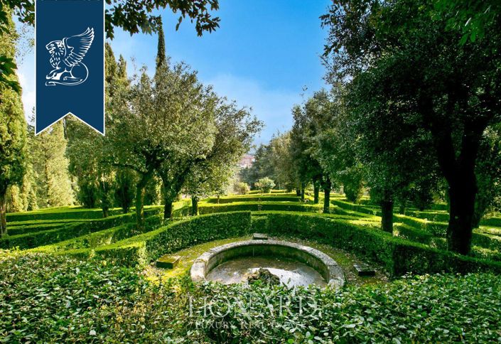 Image No.12-40 Bed Property for sale