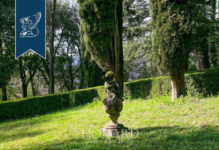 Image No.13-40 Bed Property for sale