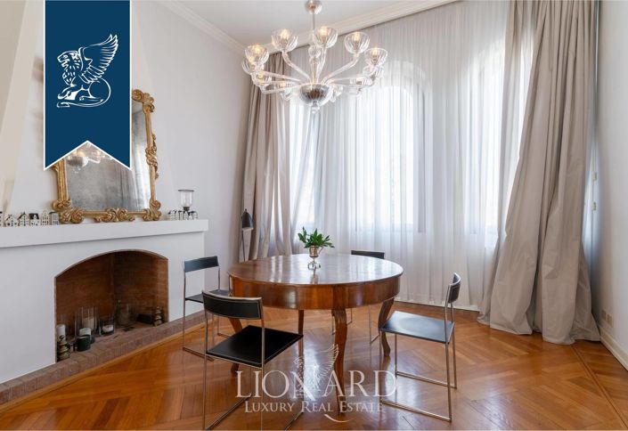 Image No.18-8 Bed Villa for sale