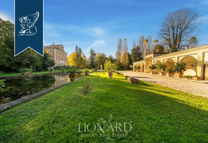 Image No.5-8 Bed Villa for sale