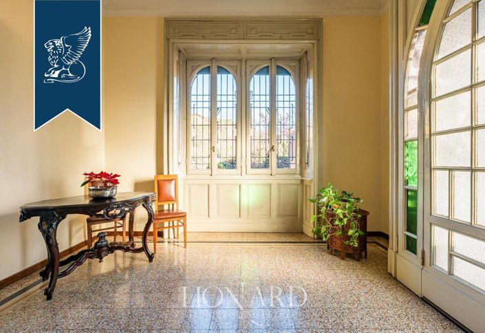 Image No.13-19 Bed Villa for sale