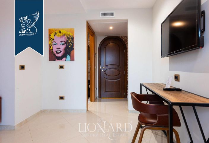 Image No.15-6 Bed Apartment for sale