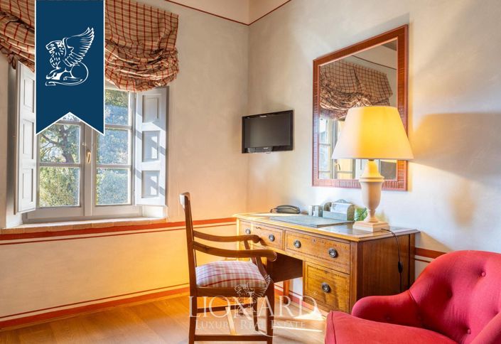 Image No.17-6 Bed Property for sale