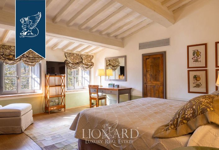 Image No.20-6 Bed Property for sale