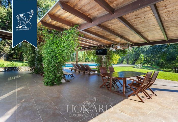 Image No.19-20 Bed Property for sale