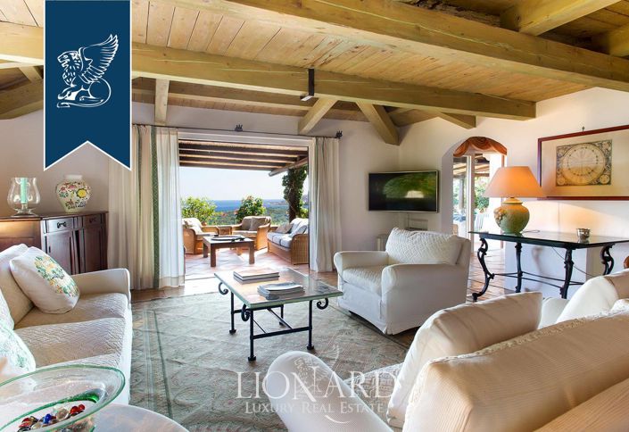 Image No.6-9 Bed Villa for sale