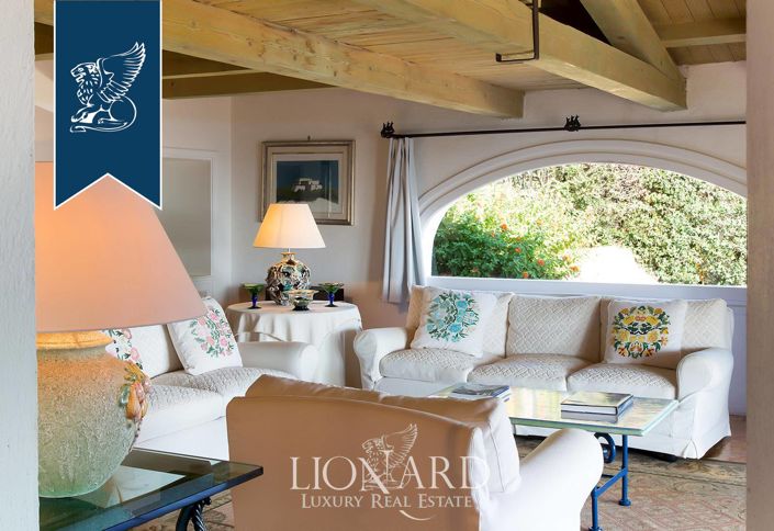 Image No.9-9 Bed Villa for sale