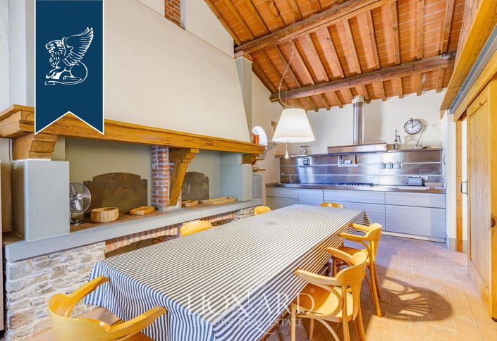 Image No.26-23 Bed Farmhouse for sale