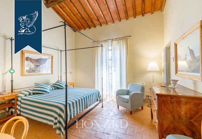 Image No.33-23 Bed Farmhouse for sale