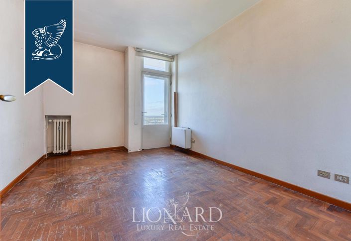 Image No.19-5 Bed Apartment for sale