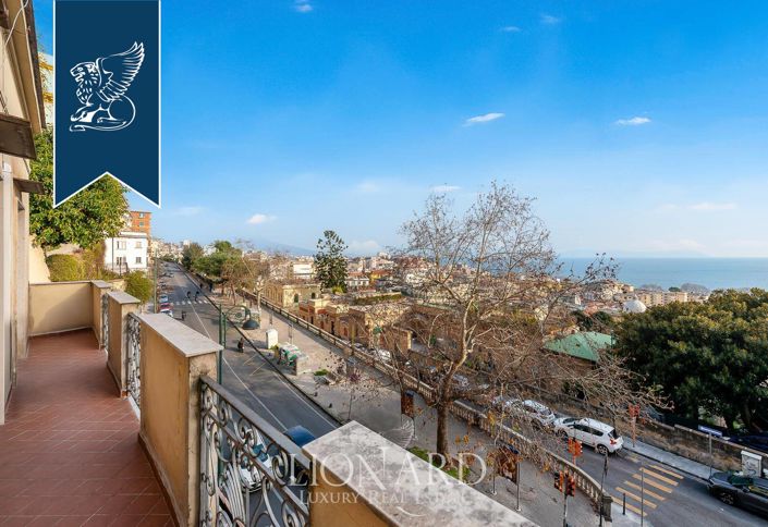 Image No.17-Appartement de 7 chambres à vendre à Naples