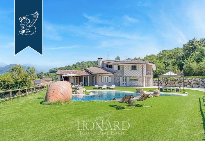 Image No.4-4 Bed Villa for sale