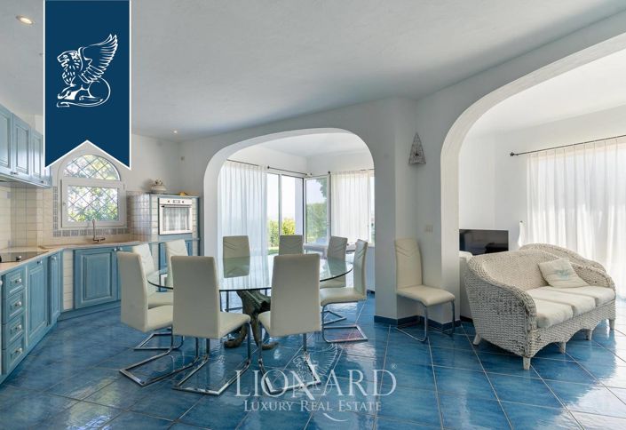 Image No.8-6 Bed Villa for sale