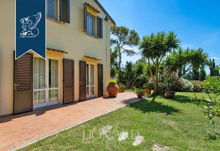 Image No.11-8 Bed Country House for sale