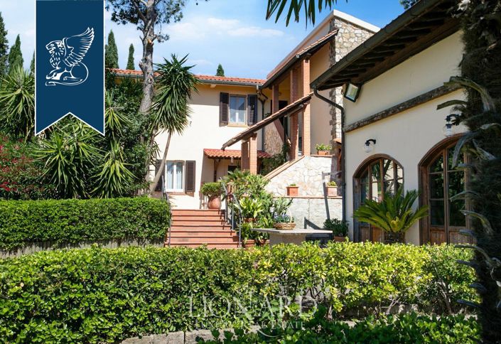 Image No.14-8 Bed Country House for sale