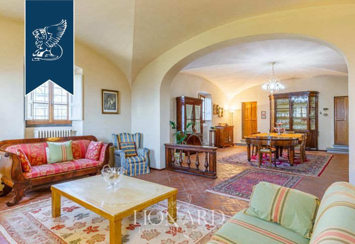 Image No.17-10 Bed Villa for sale